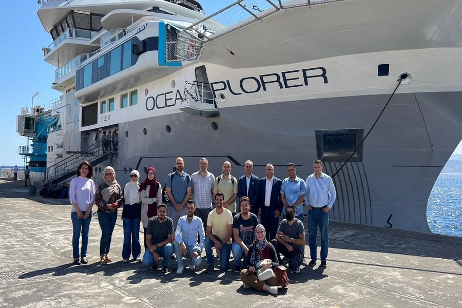 fea6a8b0 248b 40d5 b80a 24a63bb61e10